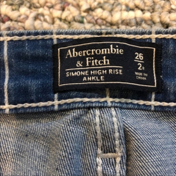 ABECROMBIE High Rise Jeans. - Picture 2 of 4